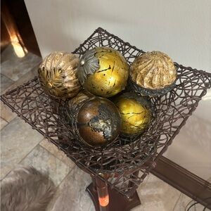 Elegant Gold and Brown Decorative Orbs